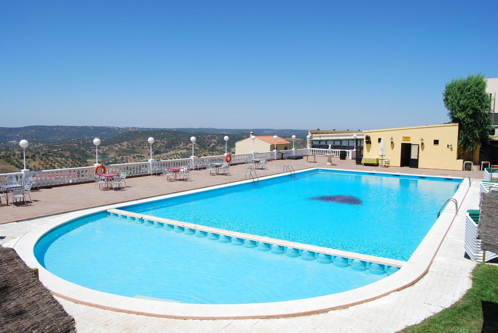 Hotel Los Templarios Jerez De Los Caballeros Eksteriør bilde