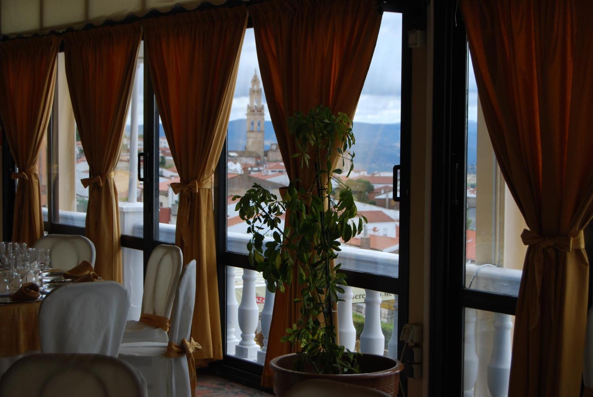 Hotel Los Templarios Jerez De Los Caballeros Eksteriør bilde
